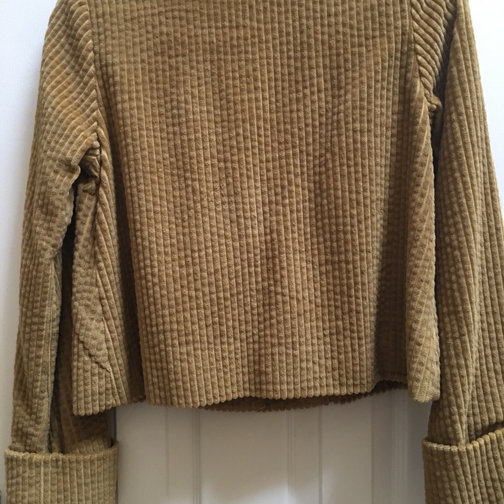 Beautiful Tulle brand vintage style jacket.